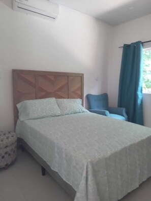 1 bedroom, iron/ironing board, WiFi, bed sheets - Charming house in tranquil Puntarenas  (Puntarenas)