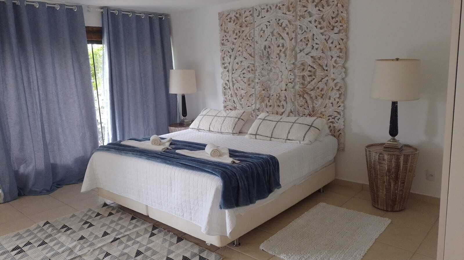 Phòng đôi Deluxe | Trang trí khác biệt, màn/rèm cản sáng, bàn ủi/dụng cụ ủi quần áo 