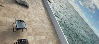 Unbelievable Ocean Front Property & Spacious 6-bedroom house in beautiful Nassau