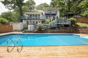 Sesongbasert utendørsbasseng