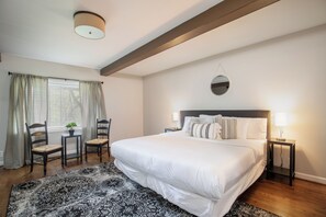 Iron/ironing board, free WiFi - Pool Huge Porch Terrace House (Birmingham)