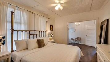 Deluxe House, Patio, Beachside | 5 bedrooms, WiFi (free)