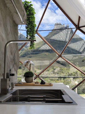 Luxury Bungalow, Mountain View | Private kitchen | Electric kettle - Morada do Guardião (Alfredo Wagner)