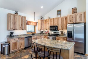 Fridge, microwave, oven, stovetop - Spacious Dog-Friendly Grand Lake House (Grand Lake)