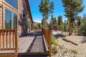 Property grounds - Spacious Dog-Friendly Grand Lake House (Grand Lake)