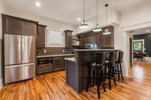 Private kitchen - Bourbon Trail 3-bedroom house in Frankfort 1.5 Miles to Buffalo Trace (Frankfort)