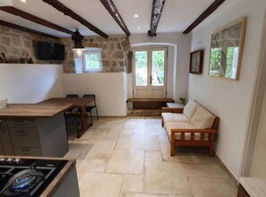 Fridge, microwave, oven, stovetop - Seaside Holiday Home Andrija - Two Bedroom Holiday Home with Sea View (Ston)