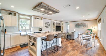 Texas Ranch Retreat: Swim On-Site