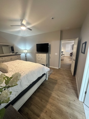 3 habitaciones, tabla de planchar con plancha y wifi gratis
