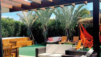 Casa superluxo, acesso à piscina | Sacada