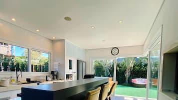 Luxury House, Pool Access | Private kitchen | Fridge, microwave, dishwasher, toaster