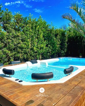 Premium House, Pool Access | Private spa tub - Rosa Internacional - Surfland (Garopaba)