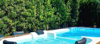 Rosa Internacional - Surfland