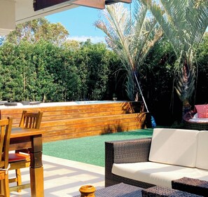 Luxury House, Pool Access | Outdoor dining - Rosa Internacional - Surfland (Garopaba)