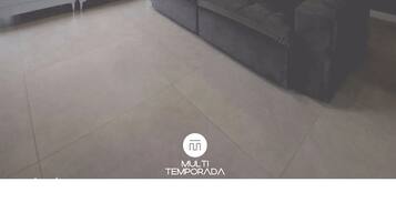 Casa superluxo, acesso à piscina | Área de estar | Pebolim, mesa de pingue-pongue, brinquedos, livros