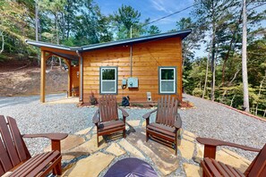 Property grounds - Dog-friendly mountain home with game room, hot tub, and stunning views (Ellijay)