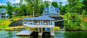 NEW 4BR Lakefront Lake Anna, Hot Tub, Boat Dock