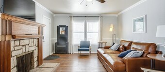 Brick Road Bungalow - Near TTU