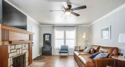 Brick Road Bungalow - Near TTU