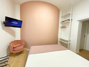 Leilighet – deluxe, bakgårdsutsikt | Oppholdsområde | Smart-TV, Netflix, premierefilmer og filmkjøp