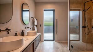 Chuveiro, secador de cabelo