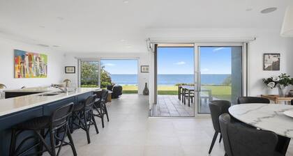 Beachfront, 5 bedrooms, 5 bathroooms!