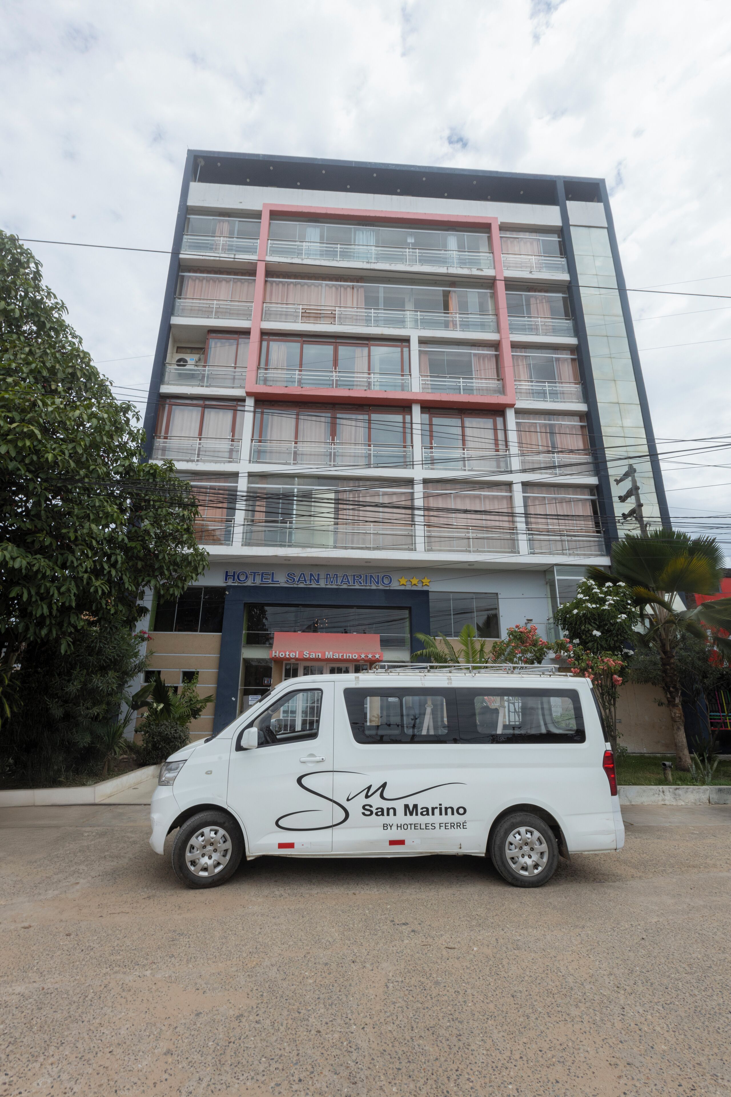 المنشأة من الخارج