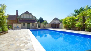 Piscina a l'aire lliure i piscina climatitzada 