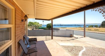 Sea the View, Wallaroo