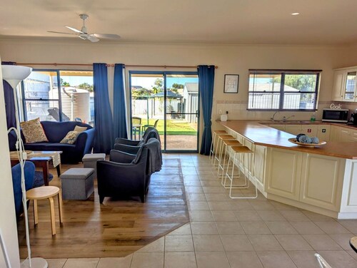 Bayside Breeze, Moonta Bay