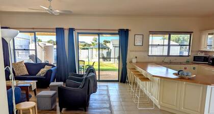 Bayside Breeze, Moonta Bay