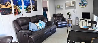 Reel 'Em Inn, Port Victoria