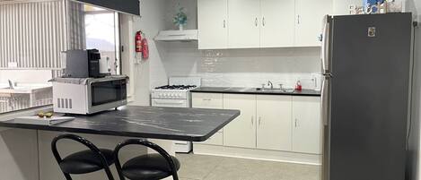 Microones i cafetera i tetera