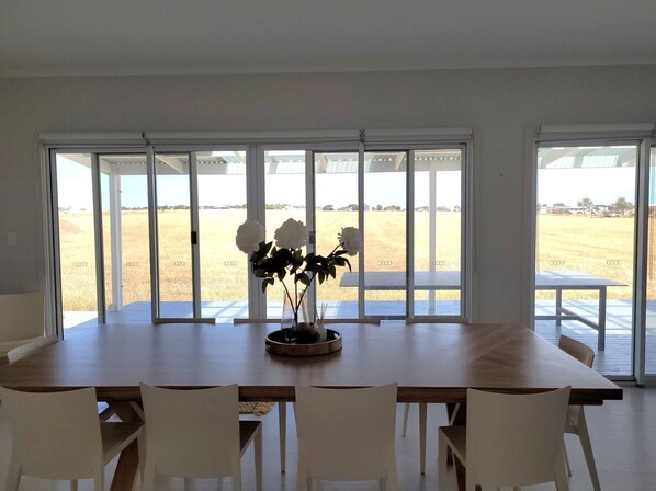 Dining - Whispering Winds, Port Victoria (Port Victoria)