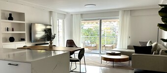 The White Marble, Spacious 4BR / 2BA apartment in Paleo Faliro