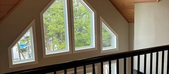 The Beach House on Shaws Pond - gorgeous new home directly on the water