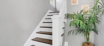 Charming Home-y 2-bedroom apt w high-speed Wifi in Vibrant Dwntwn Mount Clemens