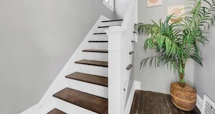 Charming Home-y 2-bedroom apt w high-speed Wifi in Vibrant Dwntwn Mount Clemens