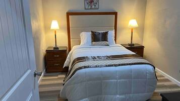2 bedrooms, desk, iron/ironing board, free WiFi