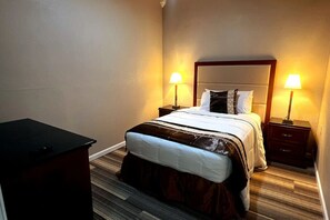 2 bedrooms, desk, iron/ironing board, free WiFi