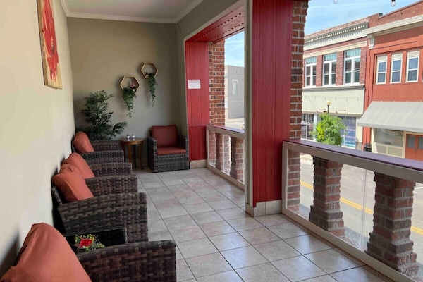 Shared balcony overlooking Central Ave