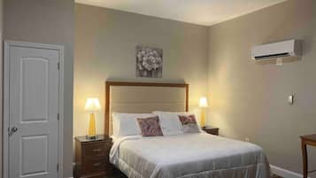 1 chambre, bureau, fer et planche à repasser, Wi-Fi