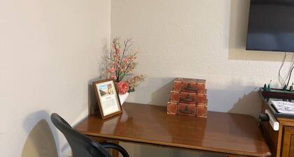 Hotel Pinehurst- Central Ave Suite 208