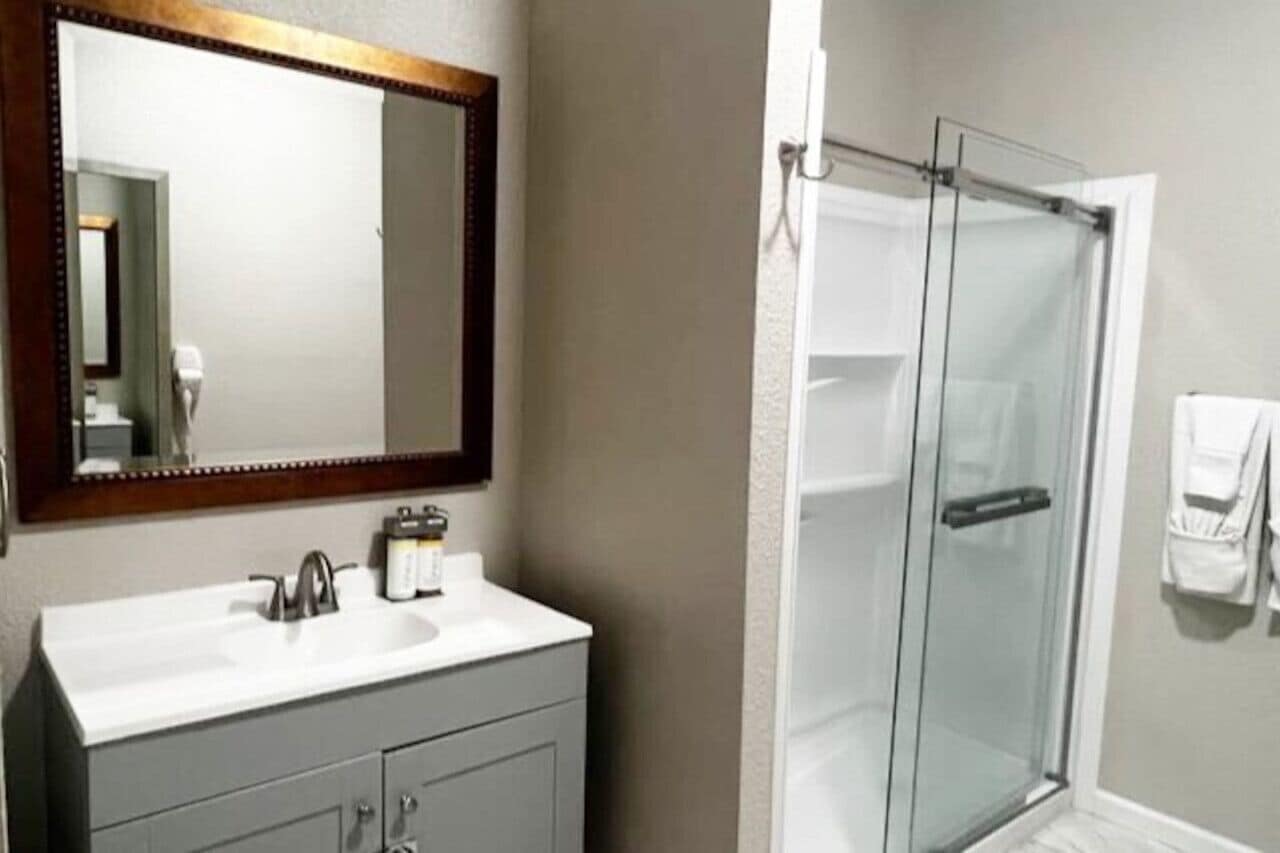 Hair dryer, towels