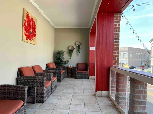 Hotel Pinehurst- Central Ave Suite 208