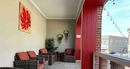 Hotel Pinehurst- Central Ave Suite 208