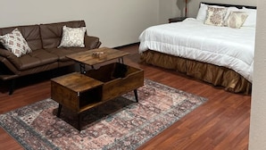Interior - Pinehurst Suite Room 206 (Laurel)