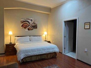 1 habitación, escritorio, tabla de planchar con plancha y wifi gratis 