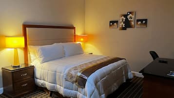 1 habitación, escritorio, tabla de planchar con plancha y wifi