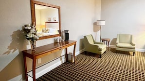 1 bedroom, desk, iron/ironing board, WiFi